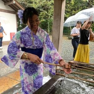 Meet your Posher, Joy